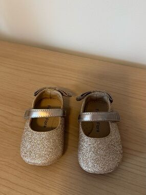 Girls' Glitter Mary Jane Dress Shoes in Gold
